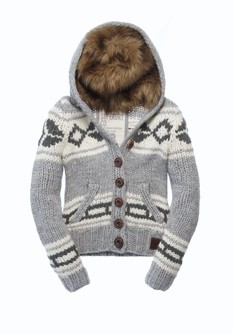 Astrid Strickjacke mit Kapuze