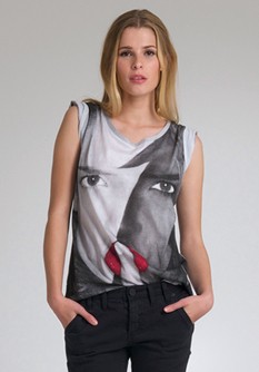 Olivia T-shirt