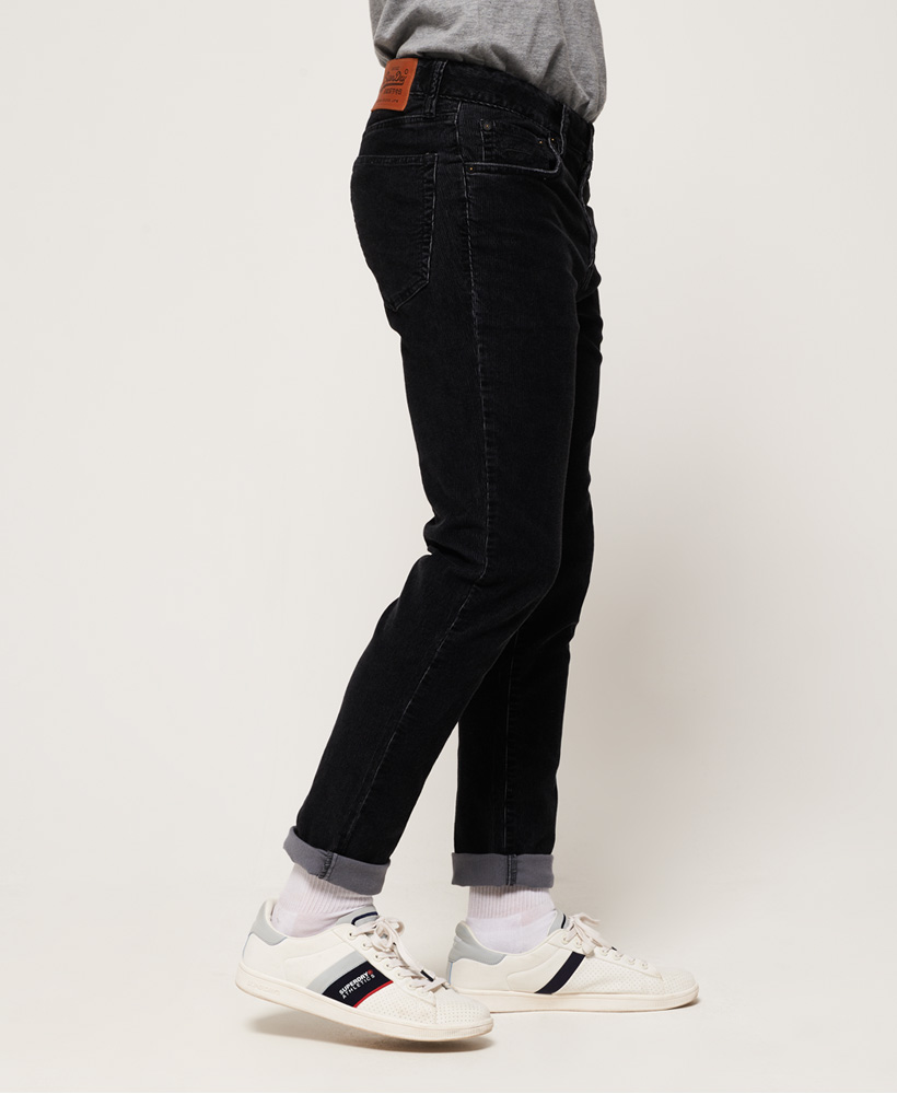 Superdry Herren Schmal Geschnittene Tyler Kordhose Mit Fünf Taschen