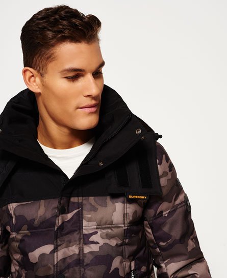 Mens - Box Snow Puffer Jacket in Camo Green / Black | Superdry