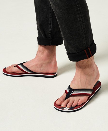 slippers met stof tussen de tenen