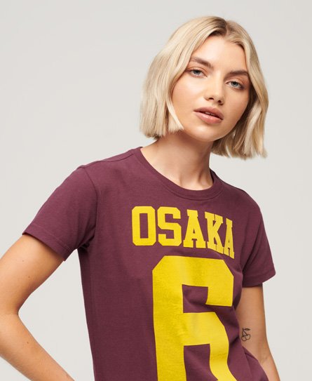 T-shirt Osaka 6 z flokowanym nadrukiem w stylu lat 90.
