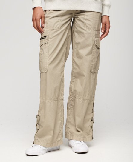 Pantalones cargo de pernera ancha y talle bajo