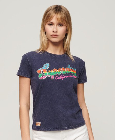 Superdry Vrouwen Cali Sticker T-shirt met Aansluitende Pasvorm Blauw