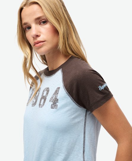 Superdry Women's Athletic Essentials Raglan Fitted T-Shirt Light Blue / Blue Fog/Dark Chocolate Brown