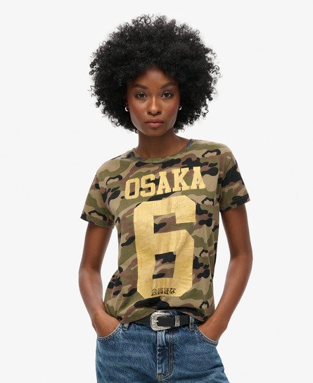 Superdry - women's osaka 6 t-shirt mit tarnmuster im 90er-stil kaki - größe: 36