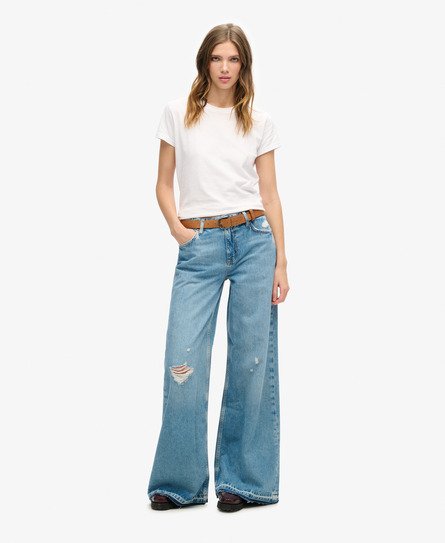 Jeans met uitlopende pijpen en onafgewerkte zoom