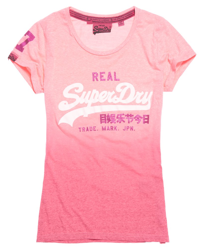 preisreduziert Women\'s Vintage Logo Snowy T-shirt in Fluro Pink Superdry | Snowy US
