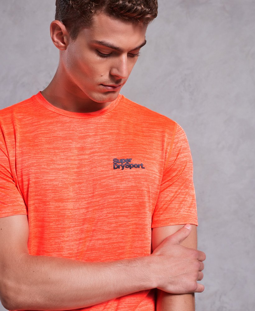 Superdry Active Training T Shirt Mit Kurzen rmeln Herren T Shirts