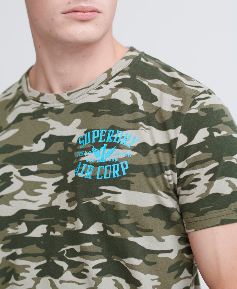 Superdry Dry Graphic T Shirt mit Tarnmuster Herren T Shirts Superdry Dry Graphic T Shirt mit Tarnmuster Herren T Shirts