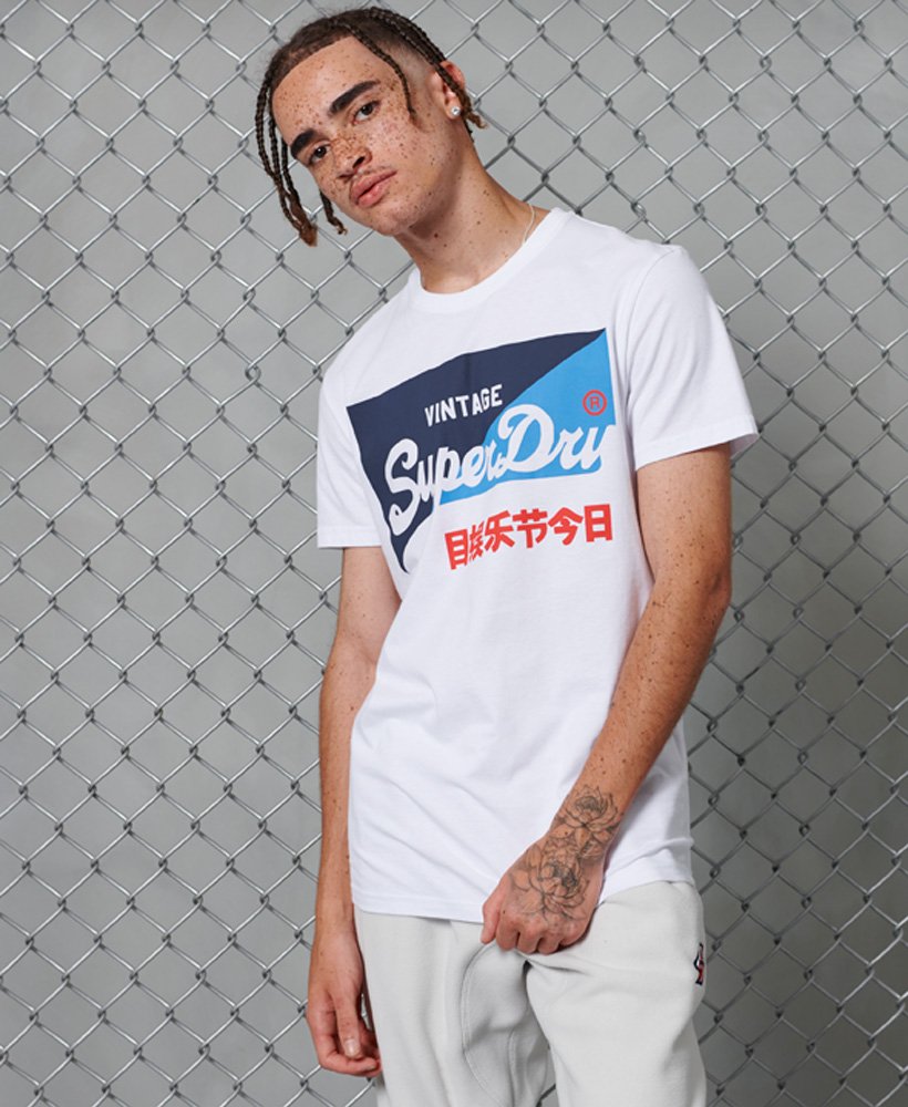 Superdry Vintage Logo Primary T skjorte i økologisk bomull Superdry Vintage Logo T skjorte i økologisk bomull Herre T