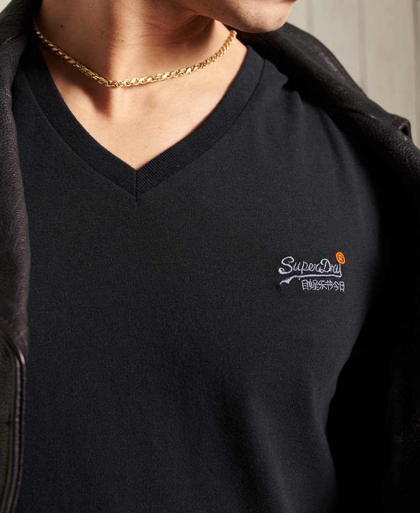 Men's Orange Label Vintage Embroidery V-Neck T-Shirt in Black | Superdry US
