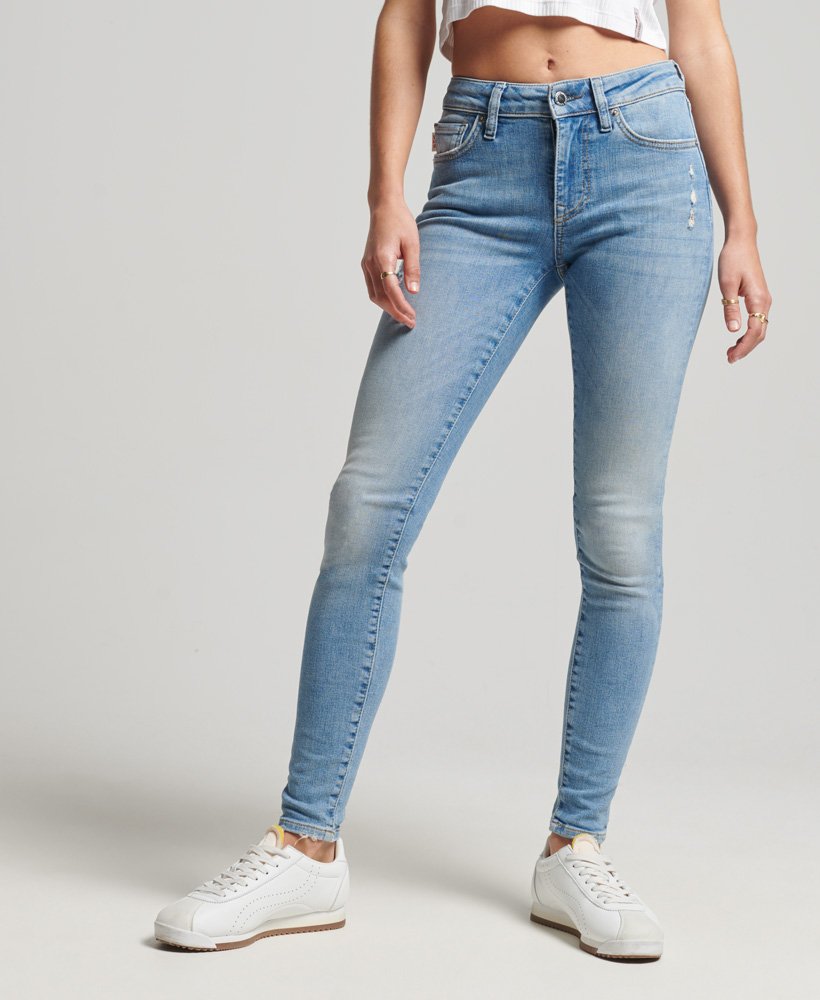 Women's Medium Wash Jeans