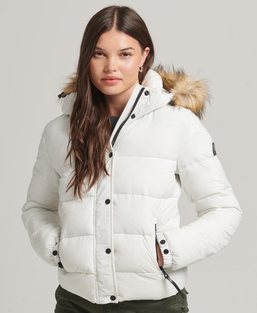 Mujer – Chaqueta corta con capucha de uso intermedio en Blanco Invierno  Superdry ES