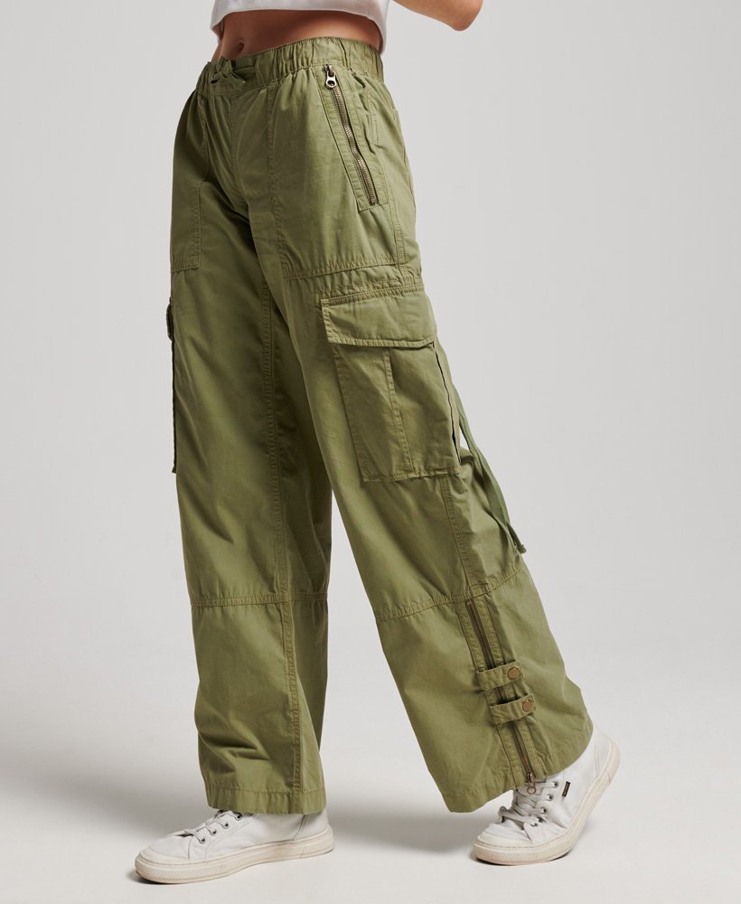 Womens - Low Rise Wide Leg Cargo Pants in Green | Superdry