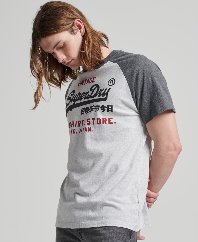 aus Logo Herren Meliert/kräftig Superdry - Vintage Meliert Anthrazit Bio-Baumwolle Gletschergrau Raglan-T-Shirt DE |