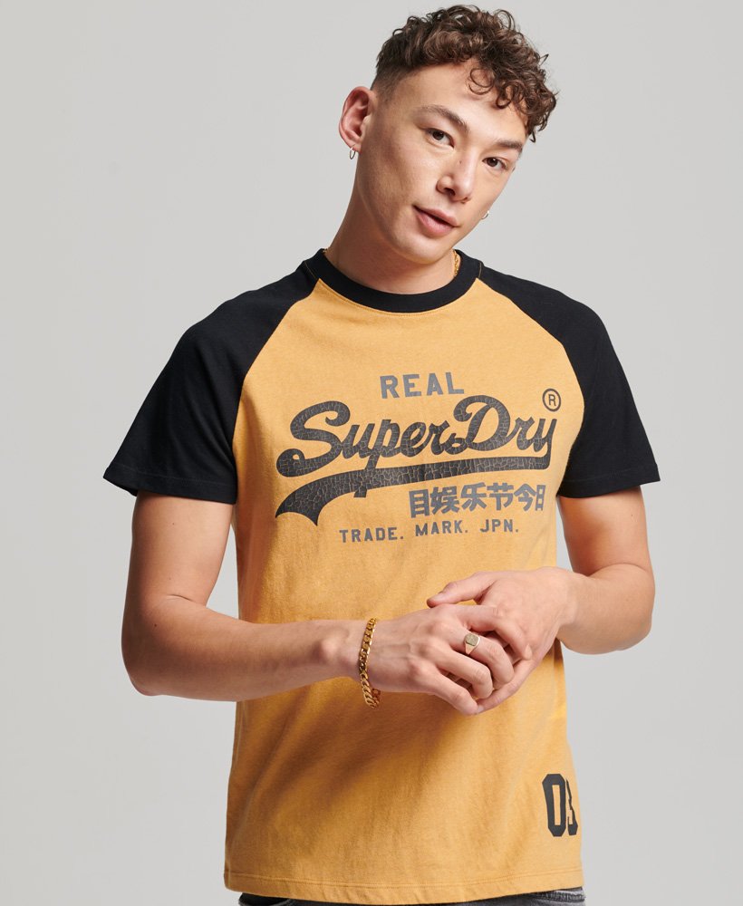 Hombre – Camiseta de algodón orgánico raglán y logo Vintage Amarillo Superdry ES