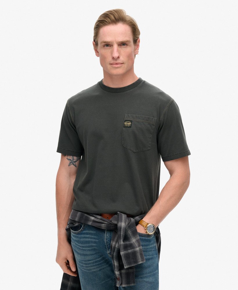 Black tee shirt with pocket best sale