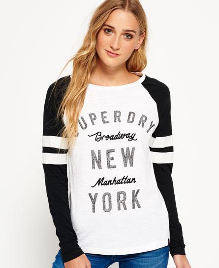 Superdry T Shirt Met Applique En Lange Raglanmouwen superdry kopen in de aanbieding