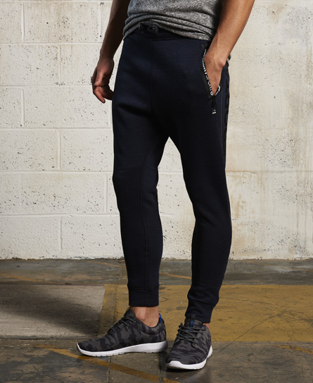 Superdry Gym Tech Slimfit Joggingbroek superdry kopen in de aanbieding Superdry Gym Tech Slimfit Joggingbroek superdry kopen in de aanbieding