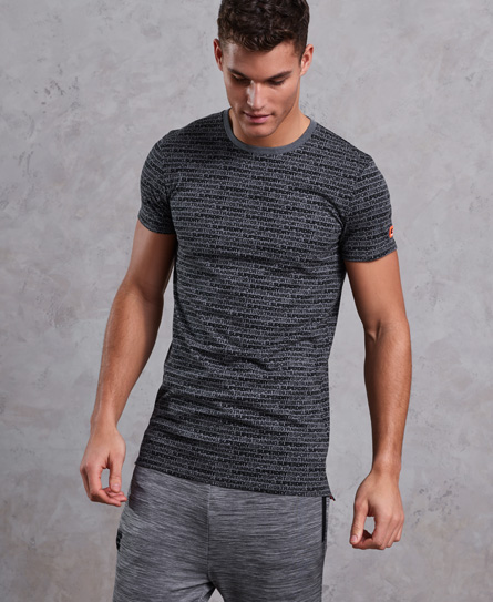 Superdry Gym Tech T Shirt Met All Over Print superdry kopen in de aanbieding Superdry Gym Tech T Shirt Met All Over Print superdry kopen in de aanbieding