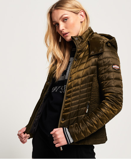 Superdry Superdry Nova Fuji jakke i et quiltet, firkantet Superdry Superdry Nova Fuji jakke i et quiltet, firkantet