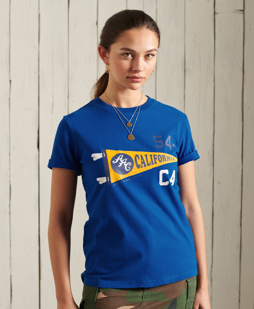Camiseta con gráficos Athletic Association California de Superdry de color Amarillo Mujer Ropa de Camisetas y tops de Camisetas 